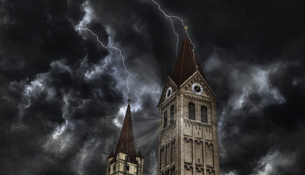 Il y a de l&#039;orage dans l&#039;air dans l&#039;Église vaudoise. (Photomontage) / CC0 Pixabay / O12