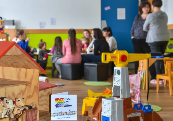 Depuis l’ouverture de l’Arc-en-ciel en septembre 2018, 52 familles sont venues au moins une fois, dont une quarantaine nouvellement installées dans les environs. © Daniel Russ