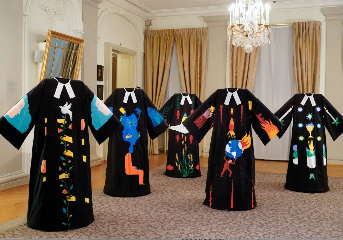 Les cinq robes créées par Albertine représentent cinq figures pastorales. © Nicolas Righetti