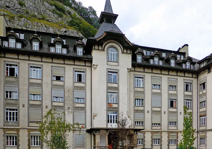 L'ancien bâtiment de l'internat du collège de Saint-Maurice ©Albins, CC BY-SA 3.0 Wikimedia Commons