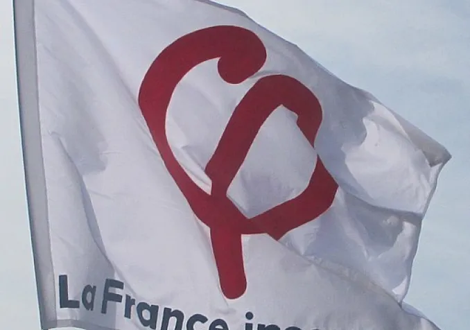 Drapeau du parti La France insoumise ©Wikimedia Commons/Tyseria/CC BY-SA 4.0