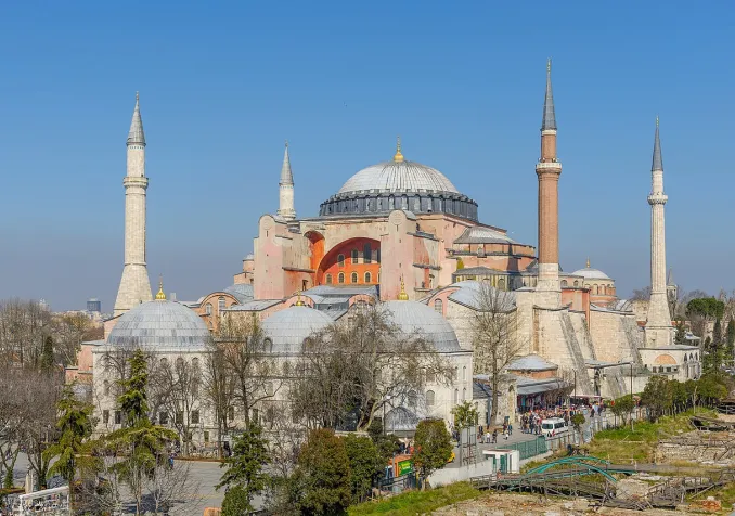 Istanbul, la mosquée Sainte-Sophie victime de son succès. ©Arild Vågen, CC BY-SA 3.0 Wikimedia Commons