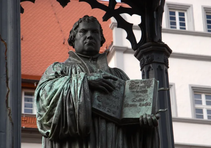 ©istock/typo-graphics