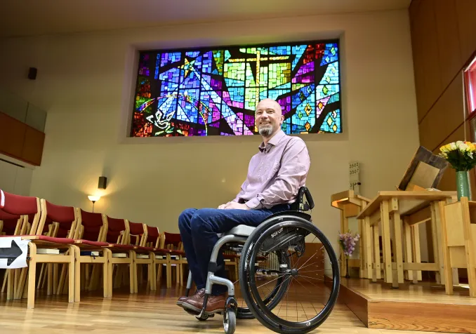 Le diacre Christophe Rieben (49 ans) témoigne de sa foi en Jésus-Christ. © Alain Grosclaude