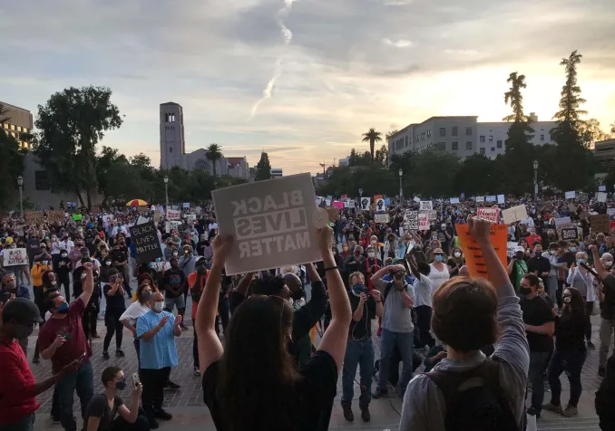 Des manifestants à Pasadena