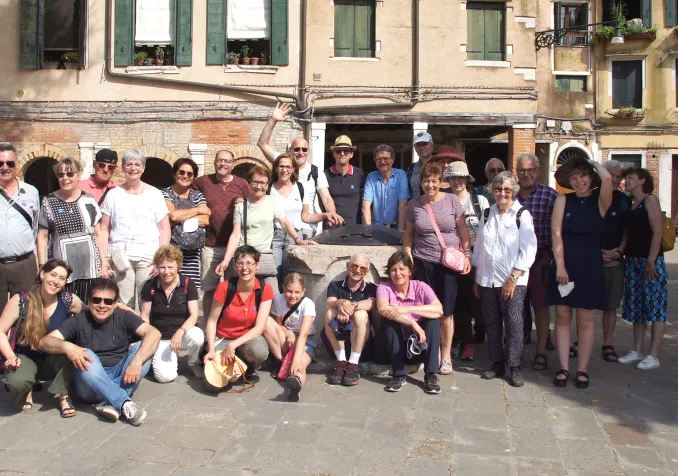 Notre groupe en joyeuse recherche des traces de Dieu dans les dédales de la Sérénissime comme dans nos vies.  ©Jean-Jacques Hefti