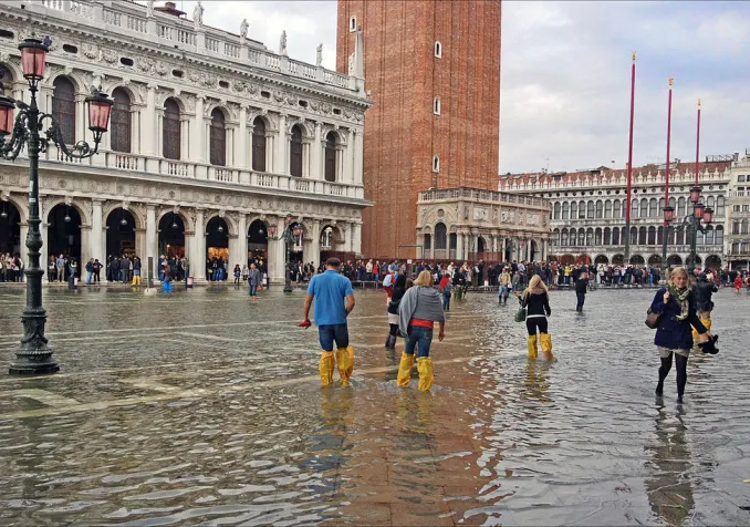 Place Saint-Marc à Venise ©Wikimedia Commons/Jean-Pierre Dalbéra/CC BY 2.0