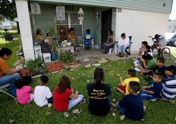 Une réunion de prière bahá’íe © Bahá'í International Community / bahai.org