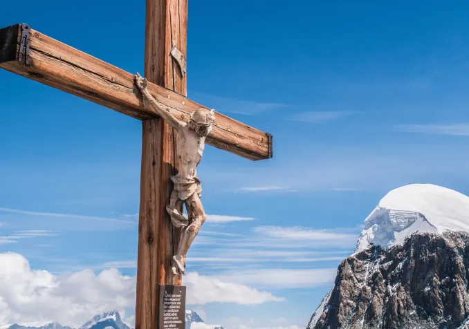 Une croix au sommet du Breithorn CC0 / Pixabay / Heidelbergerin
