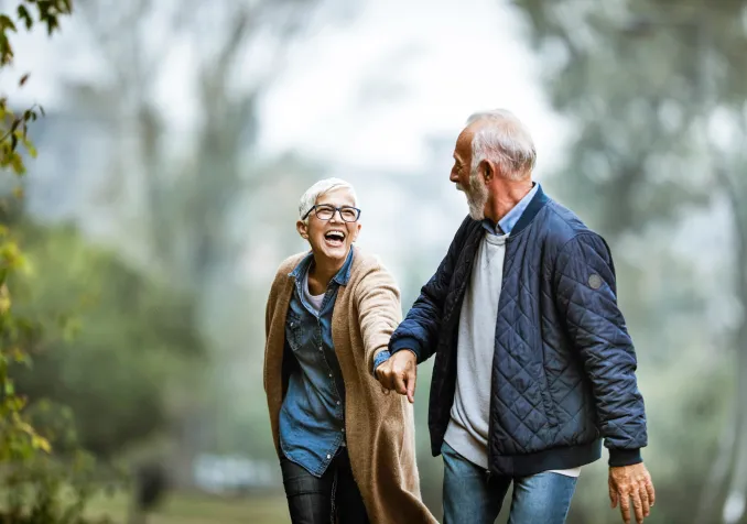 ©iStock/skynesher Si vous considérez qu’il est normal pour une personne âgée d’avoir des douleurs, vous consulterez moins facilement un médecin.