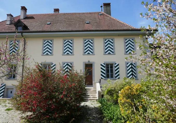 Pour compléter ce projet de vie communautaire, des ateliers de jardinage ou d’horticulture sont envisagés dans le jardin de la cure. © C. Vez