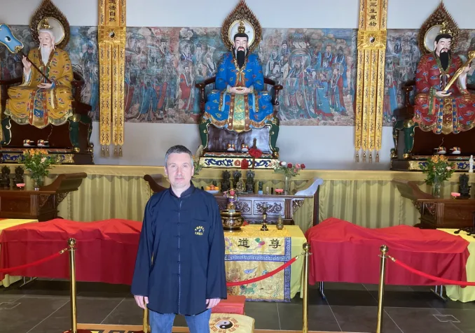 Fabrice Jordan dans son centre taoïste de Bullet (VD)  ©Samuel Socquet, RTSreligion