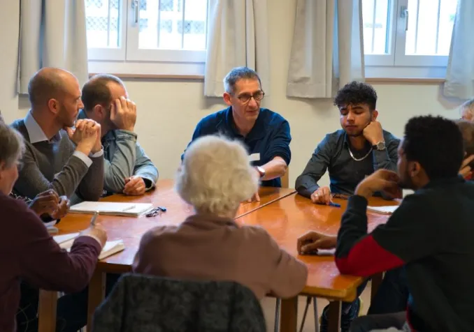 Des relais en réseau, dépassant les échecs en emploi 