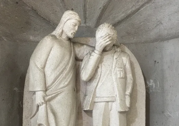 Sculpture représentant le fils prodigue pardonné Pixabay