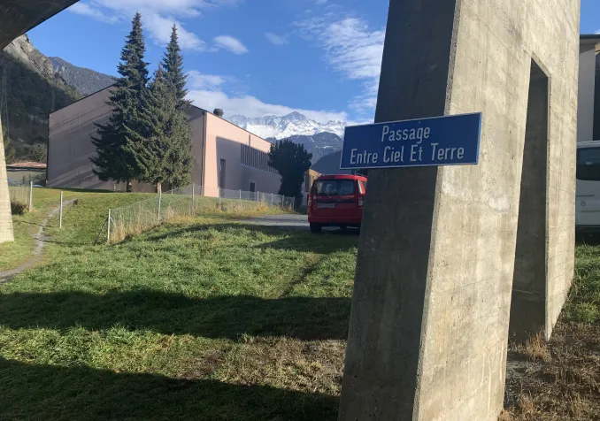 Sembrancher, avec vue sur le cirque de Verbier Noël comme un passage