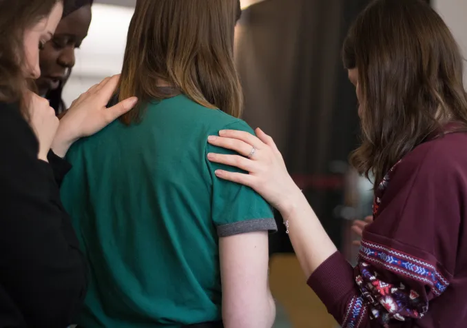 Mon Eglise, s’il te plaît, écoute la souffrance et les questions des tiens Rosie Fraser / Unsplash