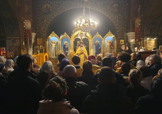 Intérieur de l'Eglise orthodoxe Sainte-Barbara à Vevey (©Grégory Roth/RTSreligion)