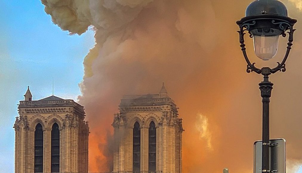 Notre-Dame de Paris en feu, lundi 15 avril 2019. / DR