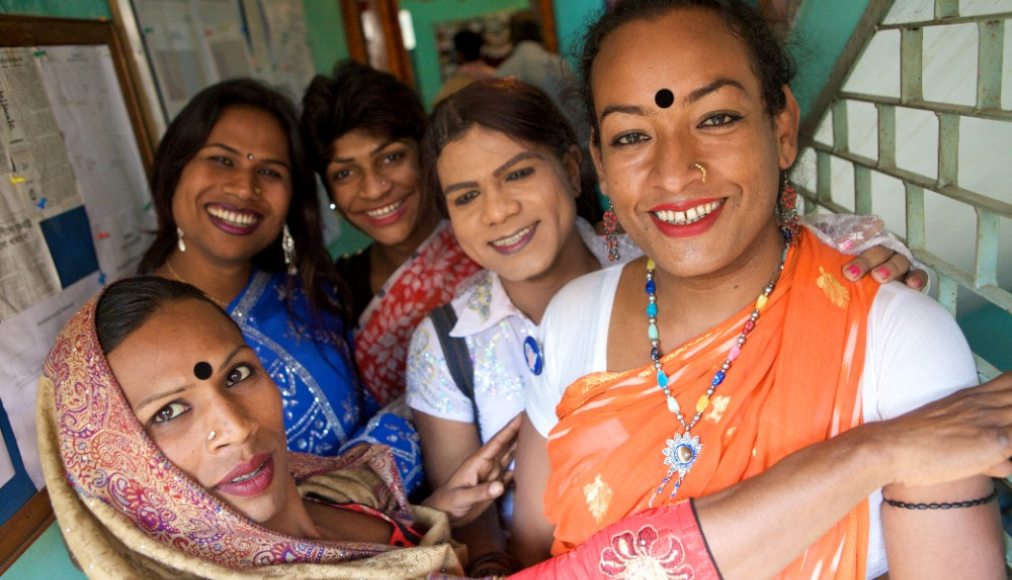 Un groupe de Hijra ou transgenres au Bangladesh / ©USAID, Public Domain, Wikimedia Commons