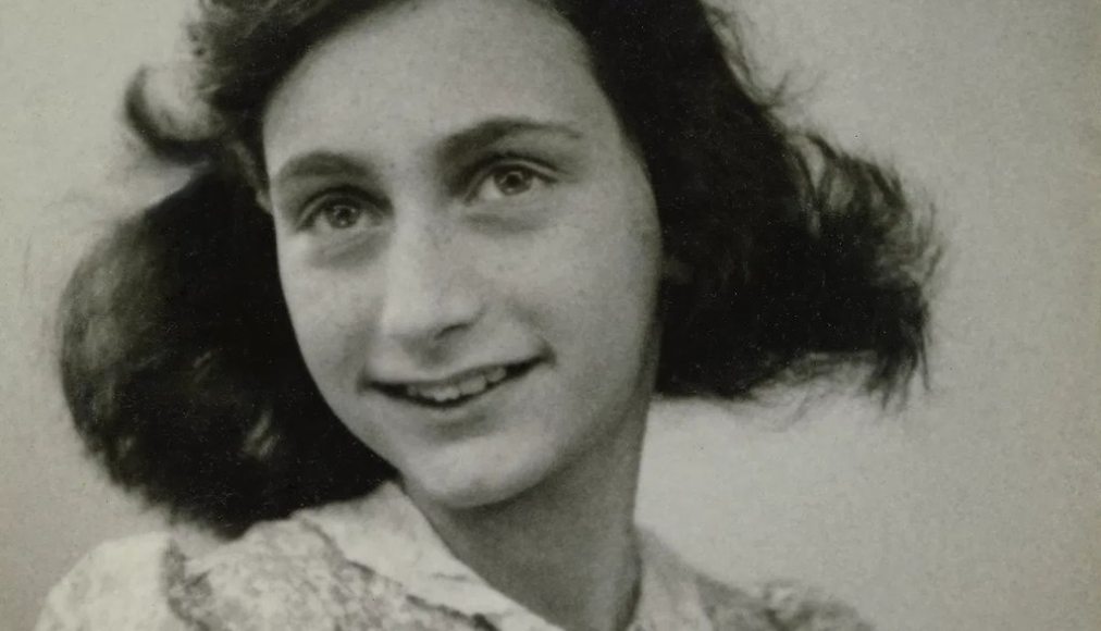 Anne Frank / © Auteur inconnu, Domaine public, Wikimedia Commons