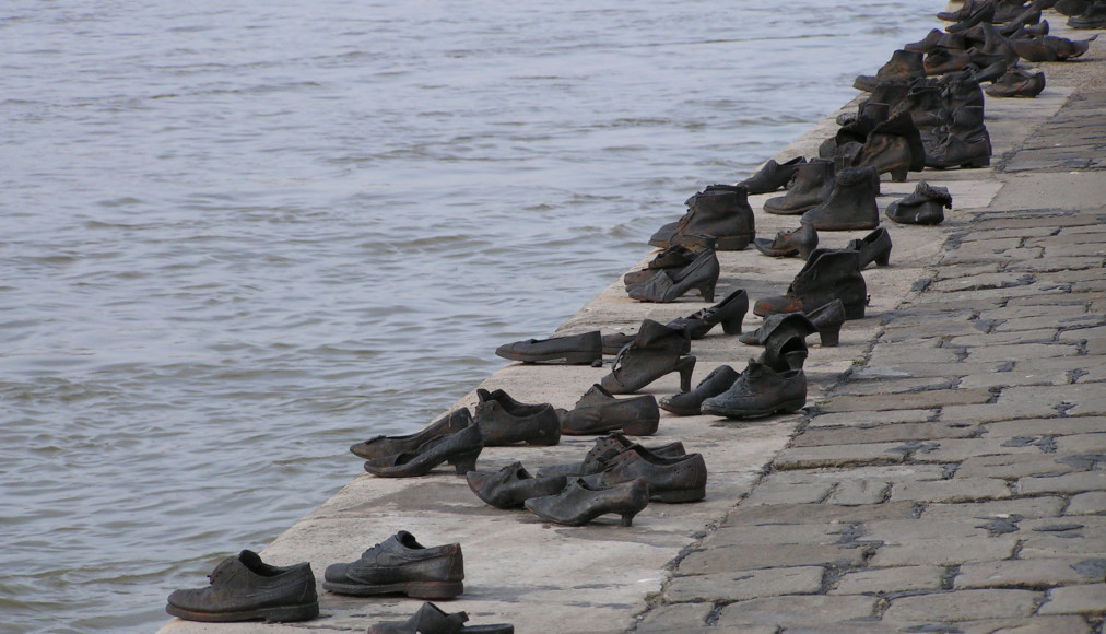 Mémorial de l'Holocauste sur les bords du Danube à Budapest. © CC (by) Flickr/Neil