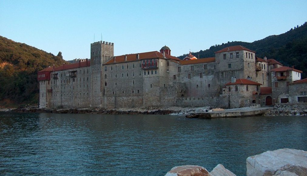 Le monastère d&#039;Esphigmenou sur le Mont Athos, Grèce / © Wikimedia Commons / Asgozzi / CC-BY-SA-3.0