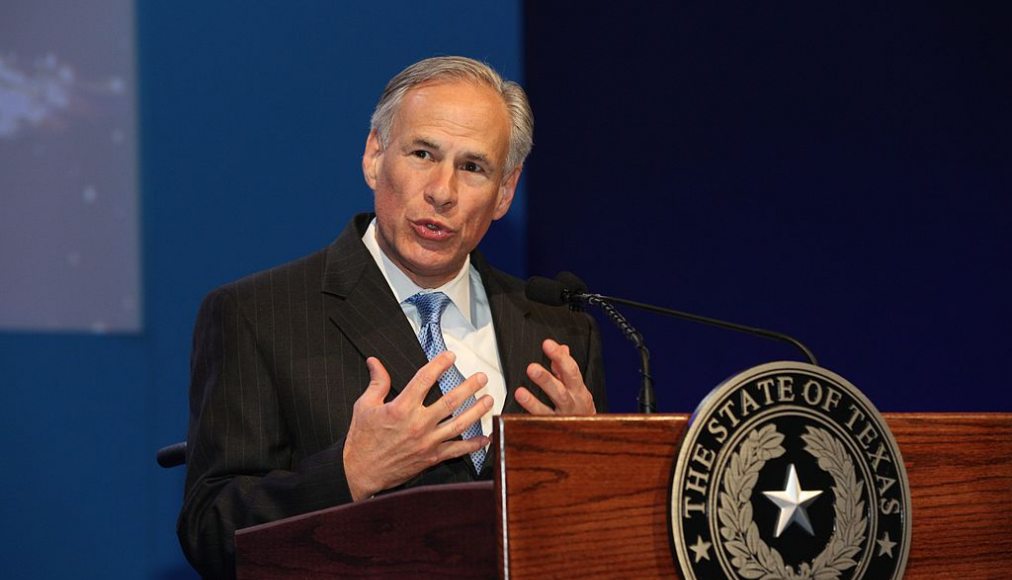Greg Abbott, gouverneur du Texas / ©World Travel &amp; Tourism Council, CC BY 2.0 Wikimedia Commons