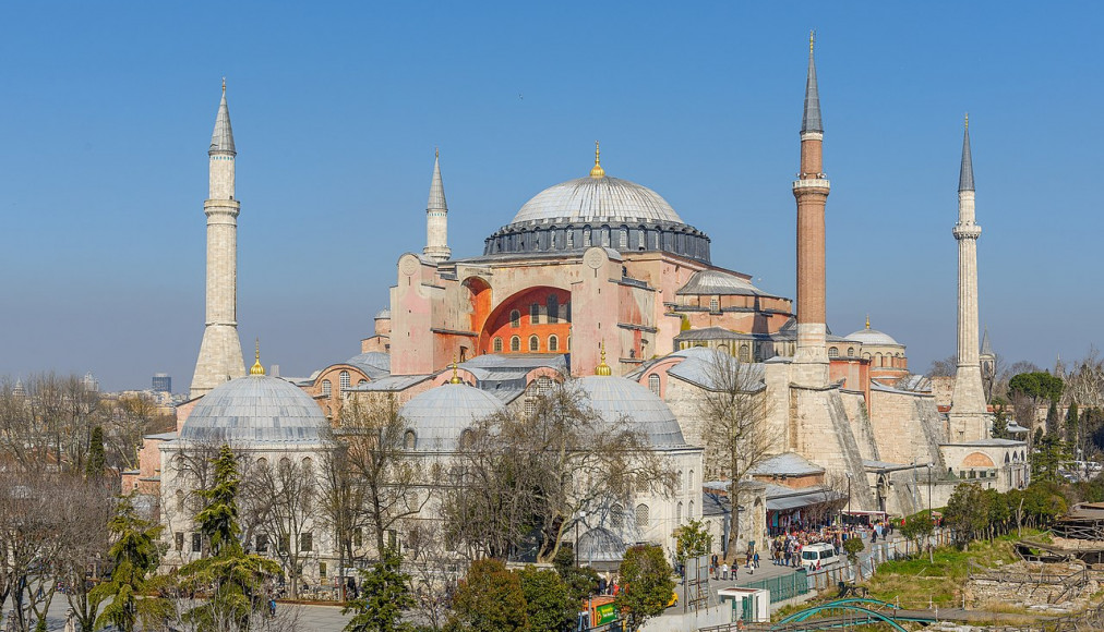 Istanbul, la mosquée Sainte-Sophie victime de son succès. / ©Arild Vågen, CC BY-SA 3.0 Wikimedia Commons