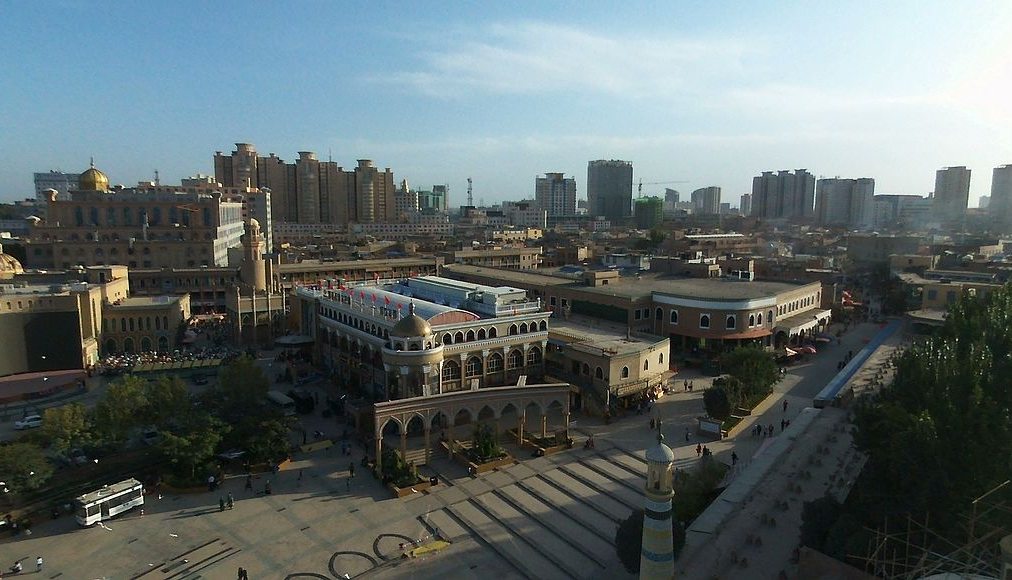 Mosquée Id Kah à Kashgar, ville de la région autonome ouïghoure du Xinjiang / ©Wikimedia Commons/w0zny/CC BY-SA-3.0