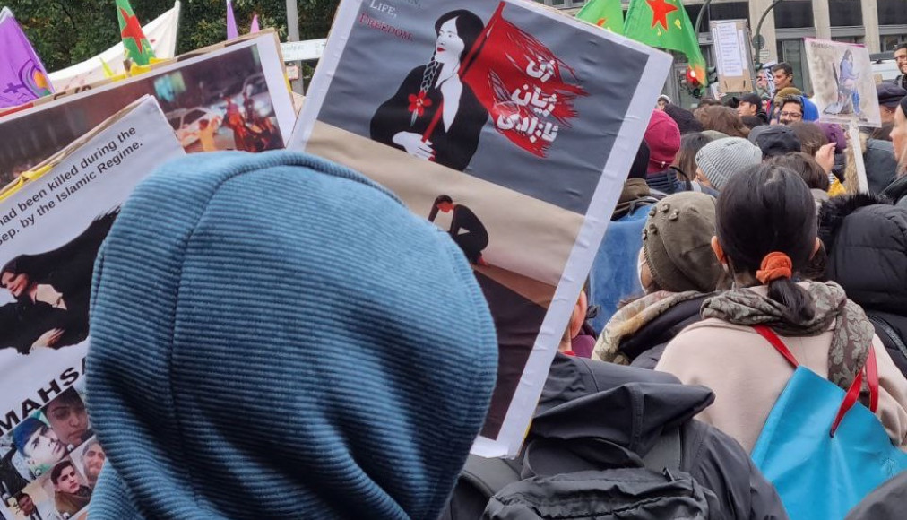 Manifestation de solidarité à Berlin, 1 octobre 2022 / ©Amir Sarabadani, CC BY-SA 4.0 Wikimedia Commons