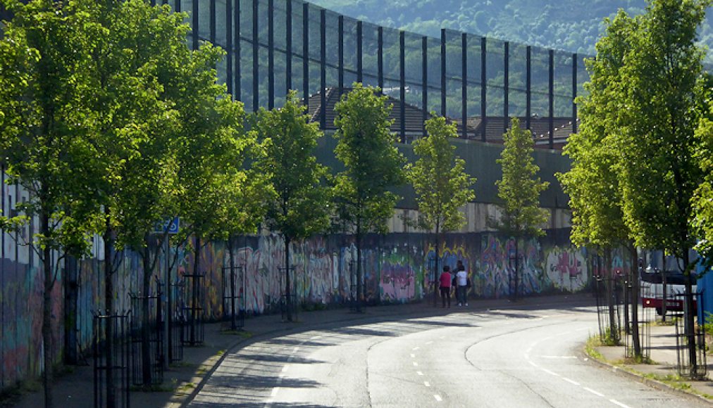 Section du Mur de la Paix à Belfast / ©David Dixon (cc-by-sa/2.0) / Geograph.ie