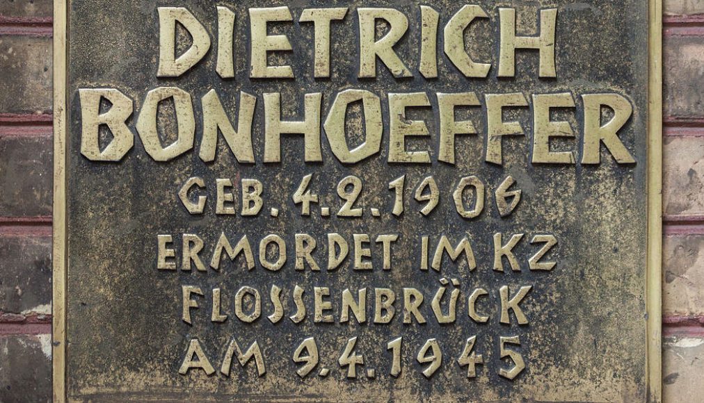 Plaque commémorative pour Dietrich Bonhoeffer / ©WIkimedia Commons/Ansgar Koreng/CC0