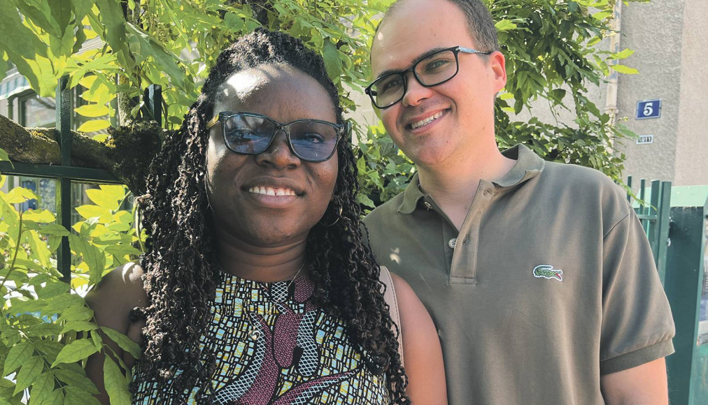 Thibaud Rossel a rencontré Alice Adabra lorsqu’il était envoyé au Togo. Ils vivent en Suisse où Alice poursuit un master en durabilité à l’Unil et Thibaud recherche un emploi dans le domaine de la coopération. / ©DR