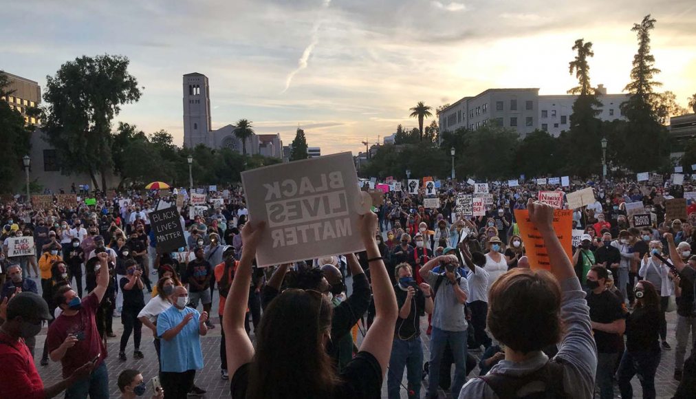 ©RNS/Alejandra Molina / Des manifestants à Pasadena