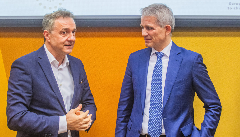 Guido Fluri et Beat Jans ont échangé sur la maltraitance infantile le 6 décembre dernier à Strasbourg. Guido Fluri et Beat Jans ont échangé sur la maltraitance infantile le 6 décembre dernier à Strasbourg. / © Simon Padovani