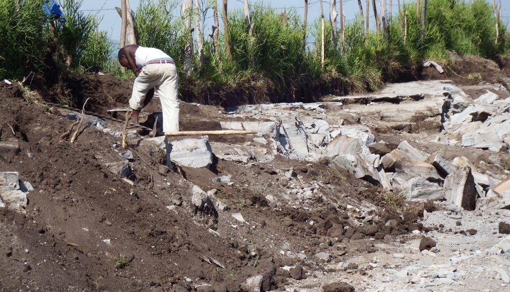 Des enfants à la mine / Juillet 2014, des enfants et des adolescents travaillent dans une mine de la région de Harungongo, dans le sud-ouest de l&#039;Ouganda, dénoncent Twerwaneho Listeners‘ Club partenaire local de PPP. ©TLC 