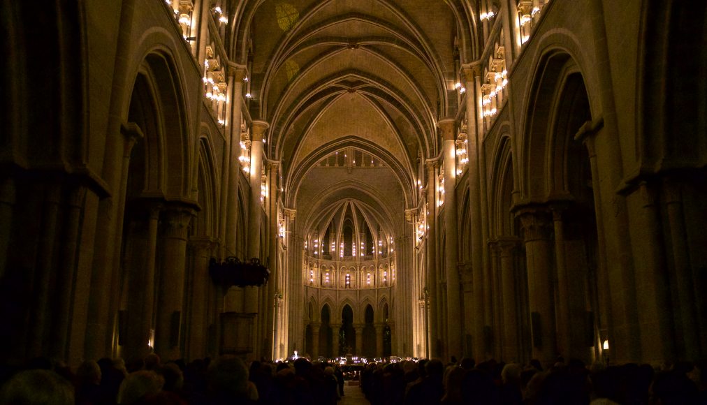 La Saint-Valentin s&#039;est vécue dans la cathédrale de Lausanne à la lueur de 3700 bougies. / ©Max Idje