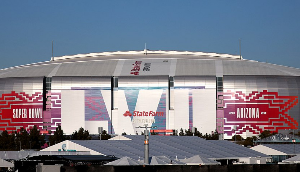 Le stade du Super Bowl 2023 à Glendale, Arizona / ©Gage Skidmore, CC BY-SA 3.0 Wikimedia Commons)