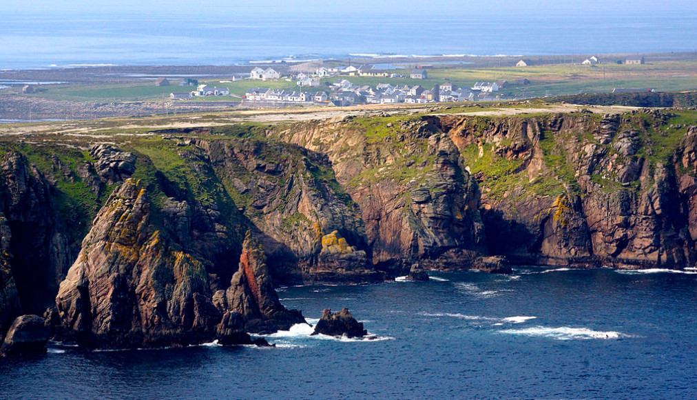 L’île irlandaise de Toraigh / ©Julianne Forde, CC BY-SA 4.0 Wikimedia Commons