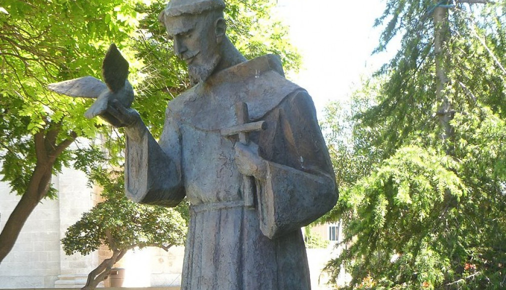 Statue de François d&#039;Assise à l&#039;Eglise Notre-Dame à Šibenik en Croatie / ©JoJan, CC BY 3.0 Wikimedia Commons