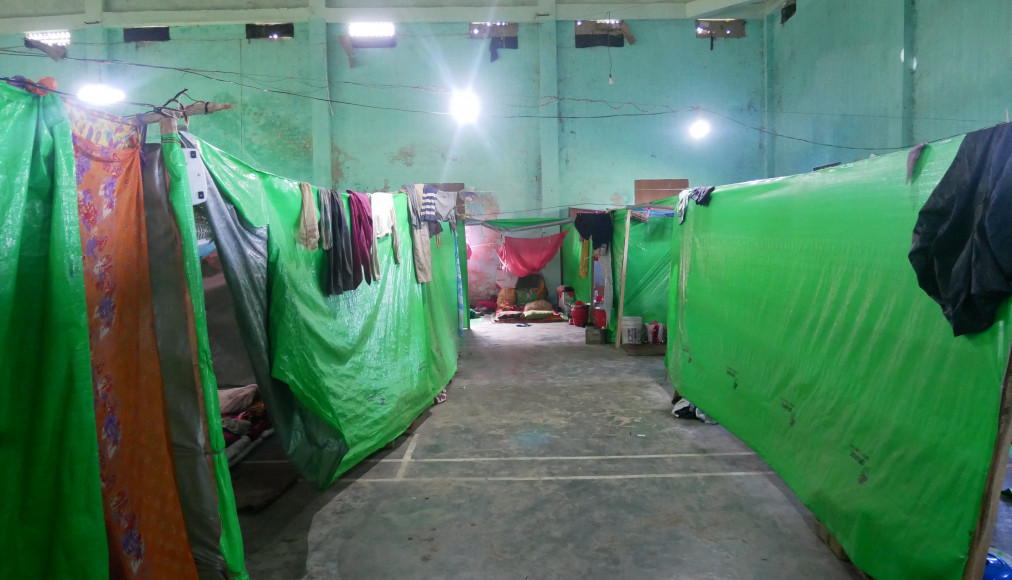 Au Manipur, soixante mille déplacés vivent dans la promiscuité dans des centaines de camps de réfugiés, des deux côtés de la ligne de front. / David Métreau