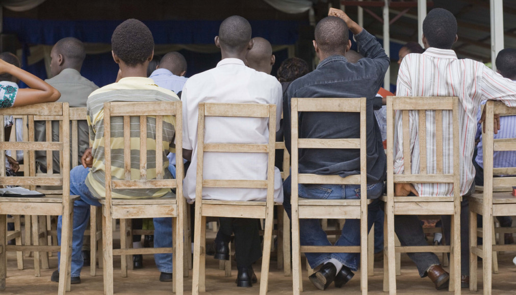 Chrétiens assistant à un culte d&#039;une église du Burundi / IStock