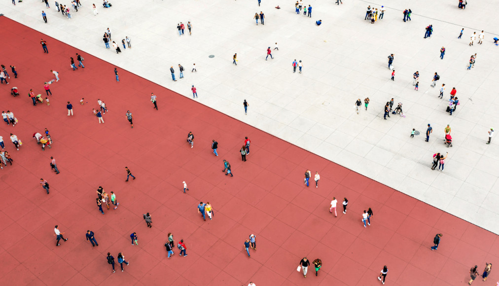 Sortir de la logique du «eux» et du «nous» / ©iStock