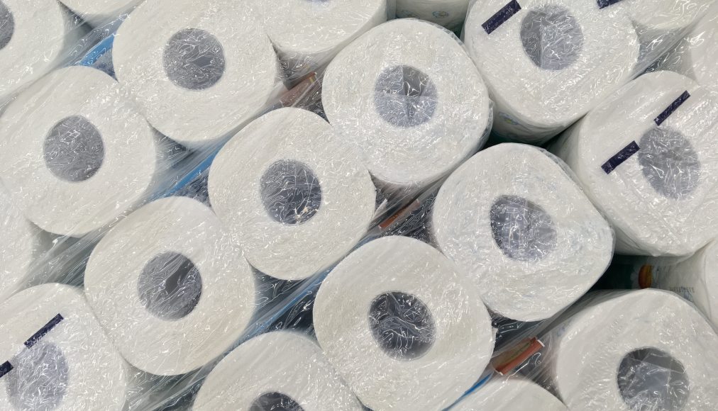 La machine a commandé 60 rouleaux de papier toilette pour la famille / ©OlegMalyshev/iStock