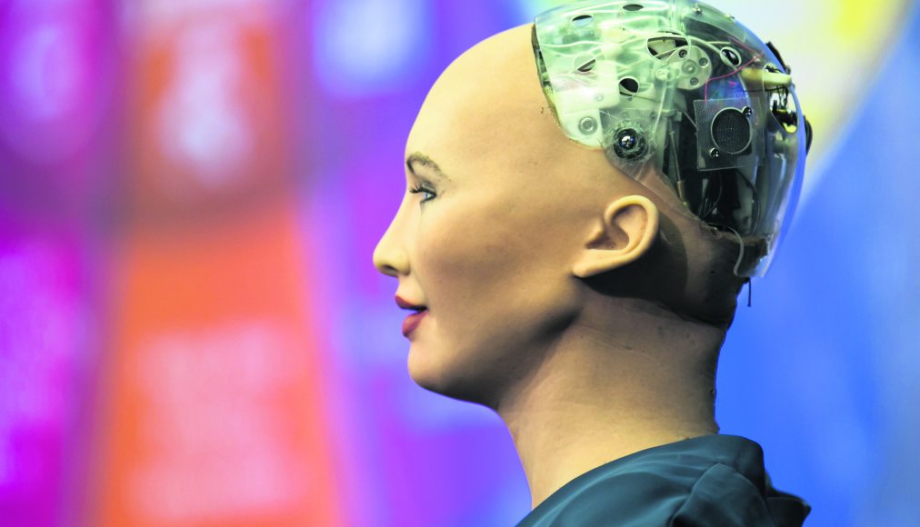 Sophia, développé par l’entreprise chinoise Hanson Robotics, a été le premier androïde à obtenir une pseudo «citoyenneté» saoudienne en 2017. Sophia, développé par l’entreprise chinoise Hanson Robotics, a été le premier androïde à obtenir une pseudo «citoyenneté» saoudienne en 2017. / © CC(by) ITU - R Farrell