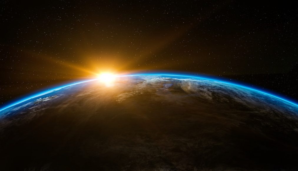 Lever de soleil sur la terre / Pixabay