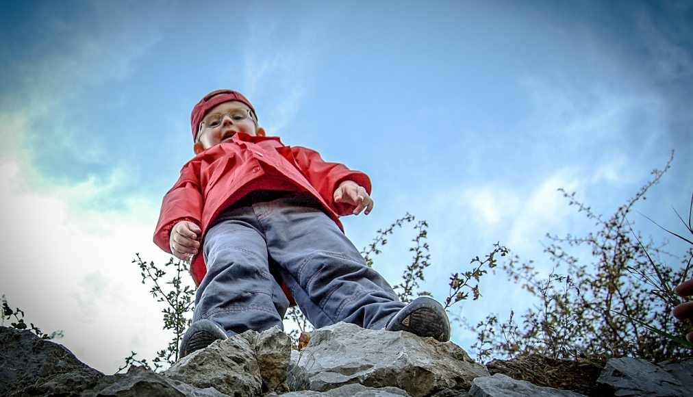 Face aux pouvoirs abusifs, le poids d&#039;un enfant / Face aux pouvoirs abusifs, le poids d&#039;un enfant