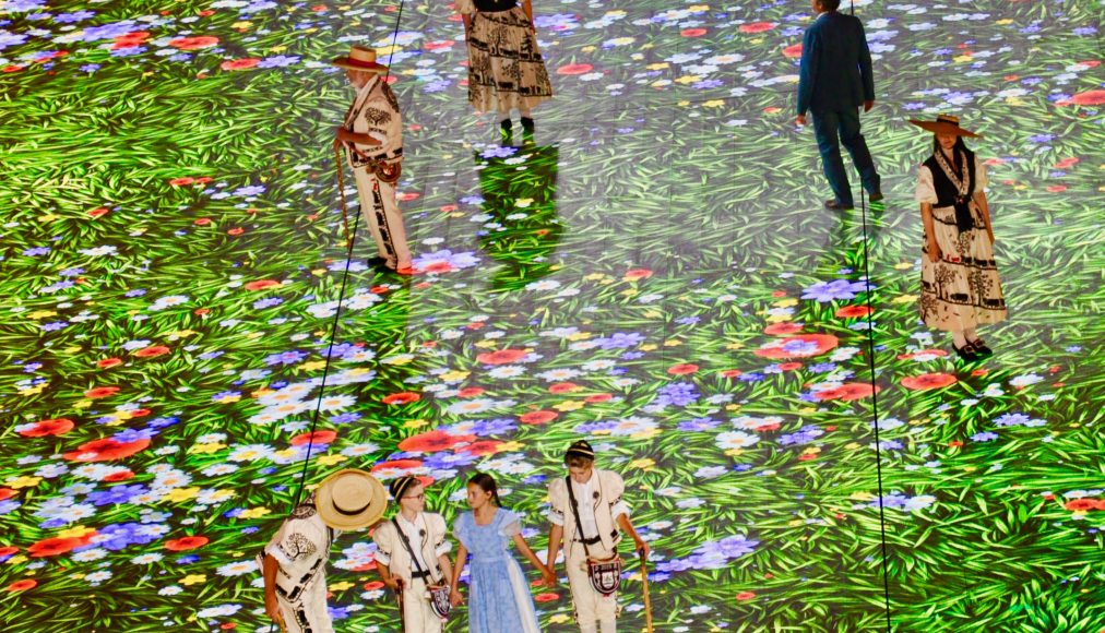 De l'herbe plus verte que nature, tableau de la Fête des Vignerons De l'herbe plus verte que nature, tableau de la Fête des Vignerons / ©Michel Kocher