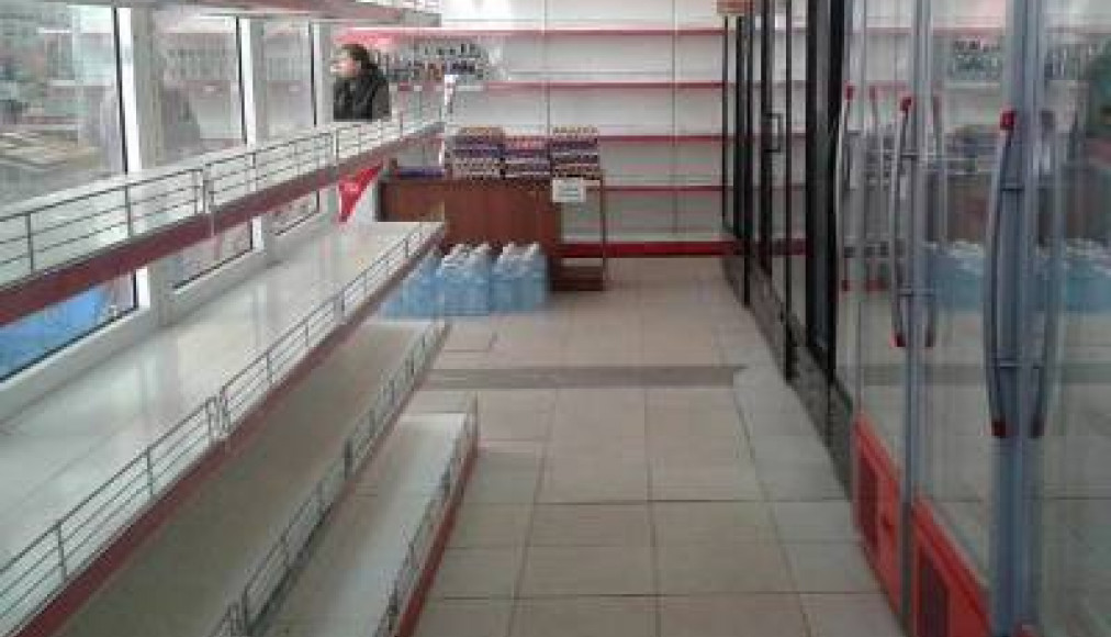Magasin vide à Stepanakert - capitale du Haut-Karabakh Magasin vide à Stepanakert - capitale du Haut-Karabakh / Magasin vide à Stepanakert - capitale du Haut-Karabakh