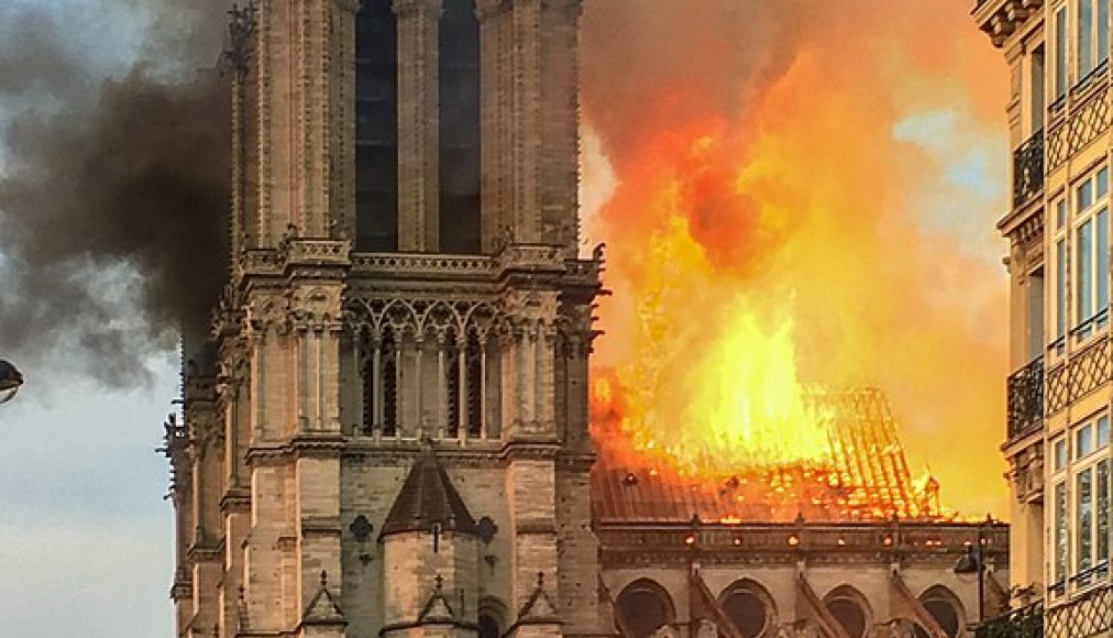 Notre Dame en feu / CC (by-sa) LeLaisserPasserA38